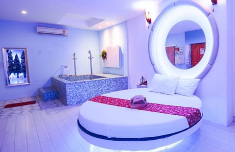 Deluxe Room | Free WiFi, bed sheets