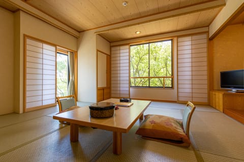 In-room safe, blackout drapes, soundproofing, free WiFi