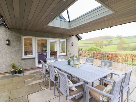 Cottage | Outdoor dining