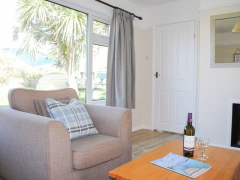 Cottage | Living area