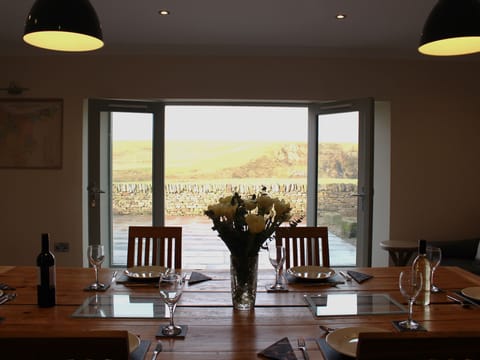 Cottage | Dining