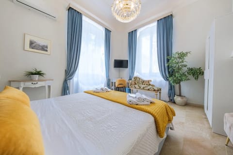 Standard Room | Premium bedding, down comforters, memory foam beds, in-room safe