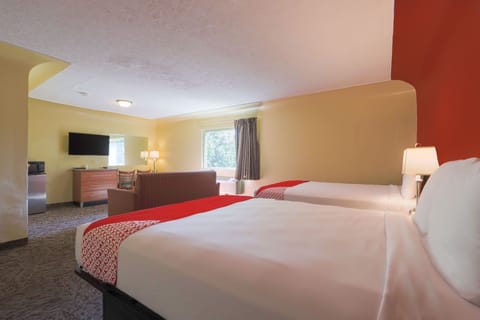 Double Queen Suite | Free WiFi, bed sheets