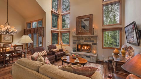 Welcome to Chalet Punto! Enjoy the inviting fireplace.