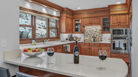 Gourmet Kitchen, Main Level