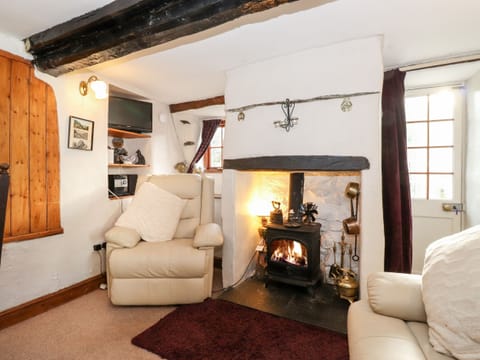 Cottage | Living area | TV