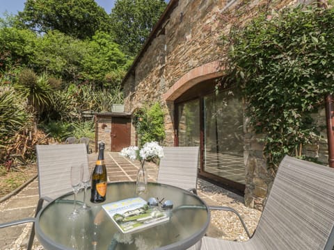 Cottage | Property grounds