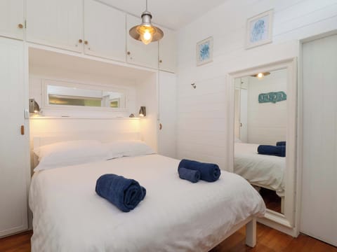 Cottage | 2 bedrooms, individually decorated, individually furnished, free WiFi