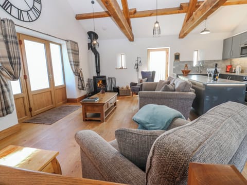 Cottage | Living area | Fireplace