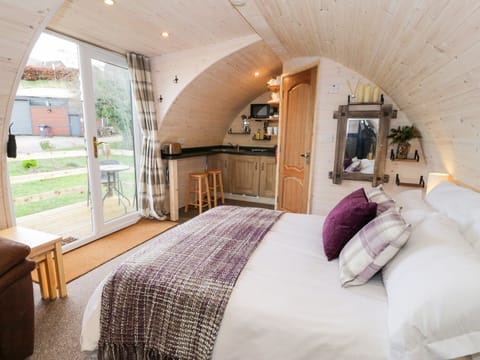 Cottage | 1 bedroom, individually decorated, individually furnished, free WiFi