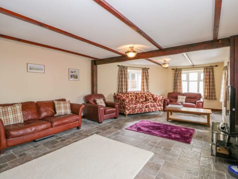 Cottage | Living room | TV