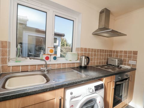 Cottage | Private kitchen | Cookware/dishes/utensils