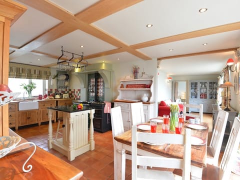 Cottage | Interior