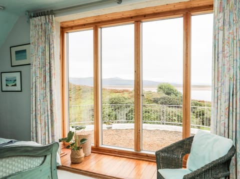 Cottage | 4 bedrooms, individually decorated, individually furnished, free WiFi