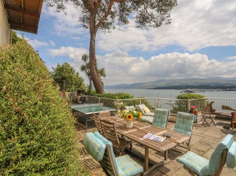 Cottage | Balcony