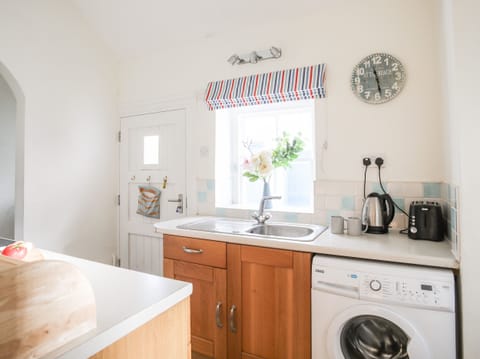 Cottage | Private kitchen | Highchair, cookware/dishes/utensils