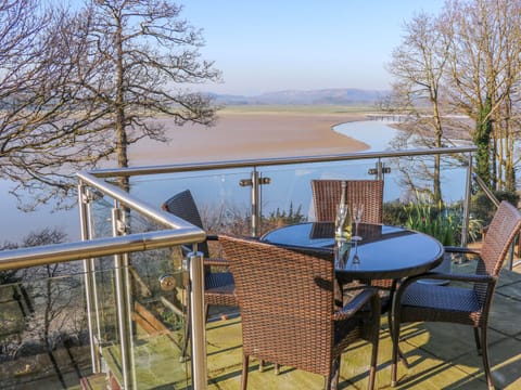 Cottage | Outdoor dining