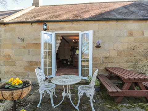 Cottage | Interior