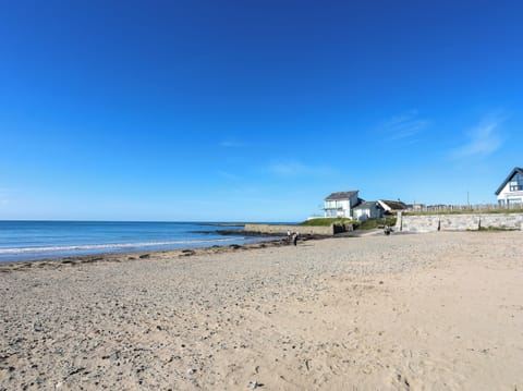 Cottage | Beach | Beach nearby