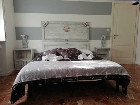Quadruple Room, Shared Bathroom | Free WiFi, bed sheets
