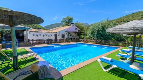 Cortijo Palitroques Carcabuey by Ruralidays