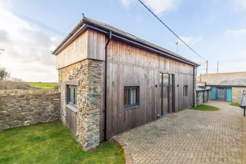 Welcome to The Shires, St Agnes.