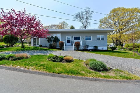 Welcome to Two Beaches Cottage!