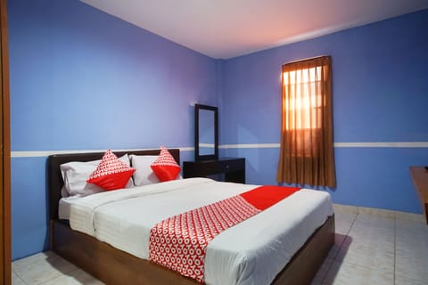 Standard Double Room | Desk, WiFi (free), bed sheets