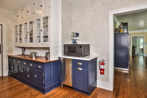 The butlers pantry sneakily hides an extra ice maker