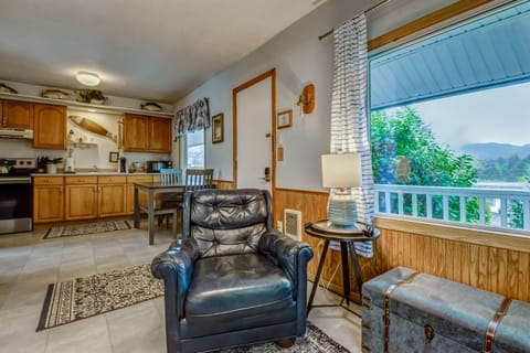 T01 Kitchen/Dining Area