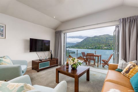 Private 2 Bedrooms Executive Apartment | Living area | Flat-screen TV, Netflix