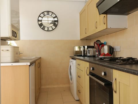 Cottage | Private kitchen | Cookware/dishes/utensils