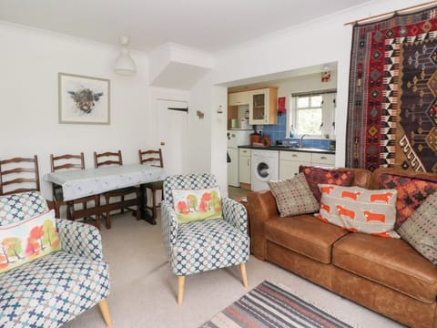 Cottage | Living area | TV