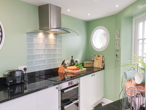 Cottage | Interior