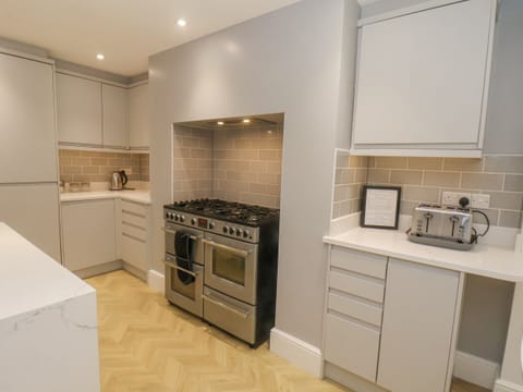 Electric kettle, toaster, highchair, cookware/dishes/utensils