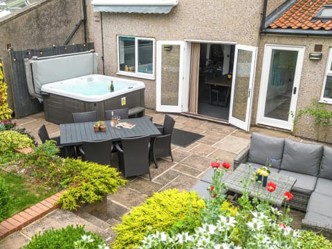 Cottage | Outdoor dining