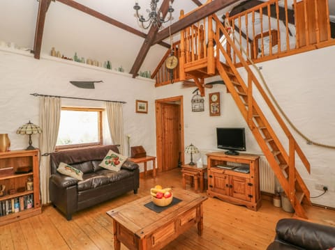 Cottage | Living room | TV