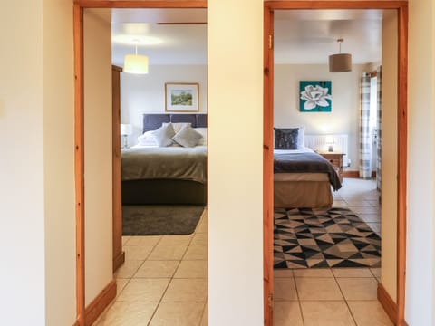 Cottage | 2 bedrooms, individually decorated, individually furnished, free WiFi