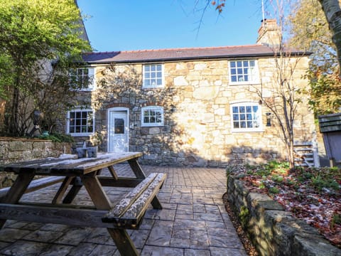 Cottage | Outdoor dining