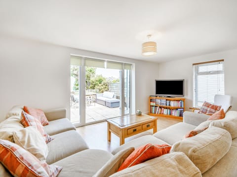 Cottage | Living room | TV