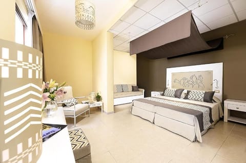 Minibar, soundproofing, free WiFi, bed sheets