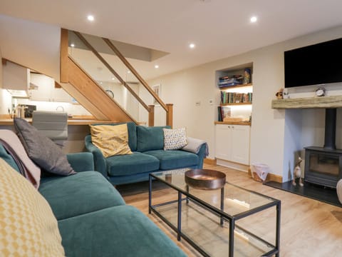 Cottage | Living area | TV