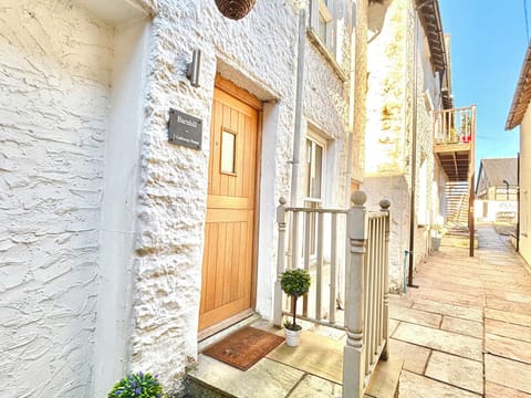 Cottage | Exterior detail