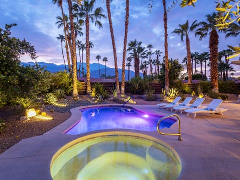 House, Multiple Beds (Modern Loma Vista) | Pool