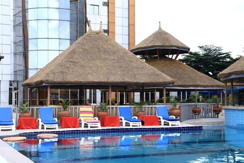Poolside bar