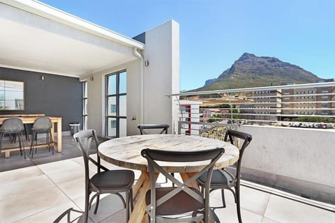 Apartment (2 Bedrooms) | Front of property