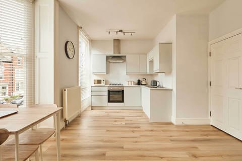 The Normanby, Whitby - Host & Stay