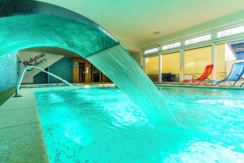 2 indoor pools, open 10:00 AM to 8:00 PM, sun loungers