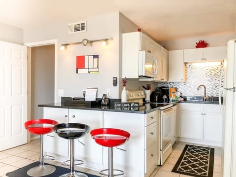 Condo, 1 King Bed with Sofa bed (The Summit 531) | Exterior