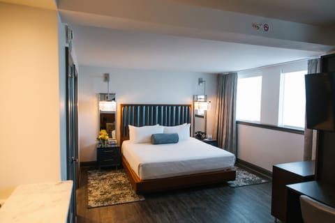 King Deluxe Suite | Premium bedding, in-room safe, desk, laptop workspace